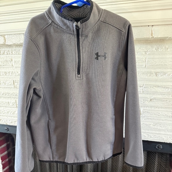 Under Armour Other - Boys pullover sweatshirt